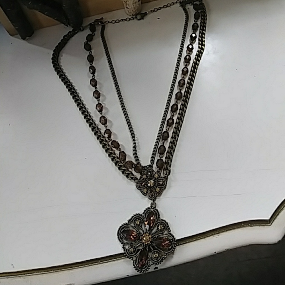 Statement necklace